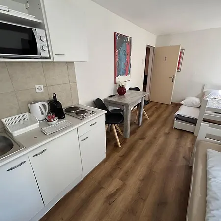Haus Zur Eiche Private 1 Zimmerstudios 아파트 *
