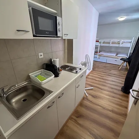 Haus Zur Eiche Private 1 Zimmerstudios 아파트 쿠어