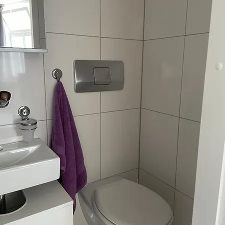 Haus Zur Eiche Private 1 Zimmerstudios Τσουρ