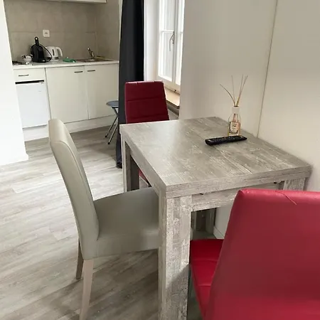 Haus Zur Eiche Private 1 Zimmerstudios Διαμέρισμα Τσουρ