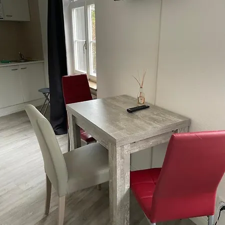 Haus Zur Eiche Private 1 Zimmerstudios Τσουρ