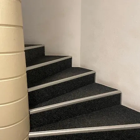Haus Zur Eiche Private 1 Zimmerstudios Τσουρ