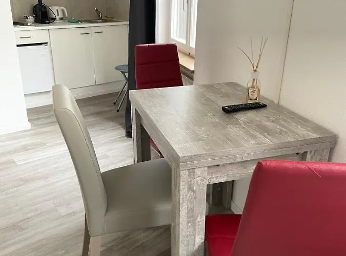 Haus Zur Eiche Private 1 Zimmerstudios Apartment Chur